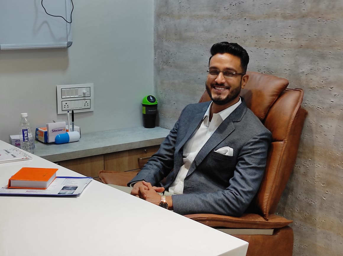 Photo of Dr. Nirav Priyadarshi